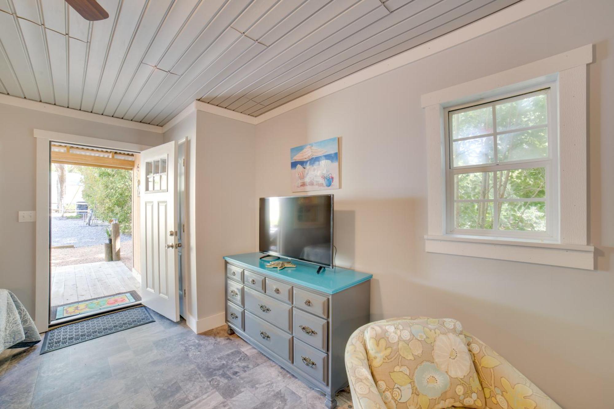 Ocean Isle Beach Studio With Patio - 1 Mi To Pier! Kültér fotó