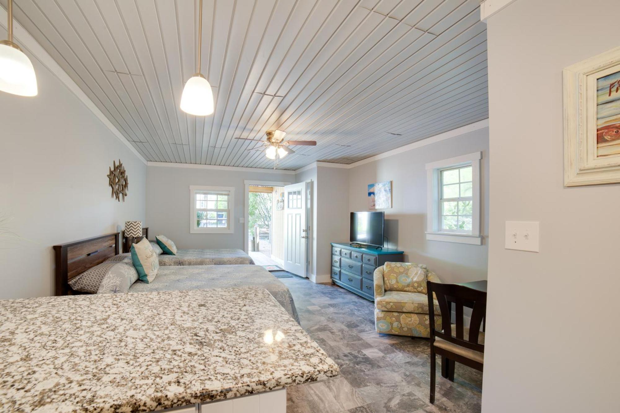 Ocean Isle Beach Studio With Patio - 1 Mi To Pier! Kültér fotó