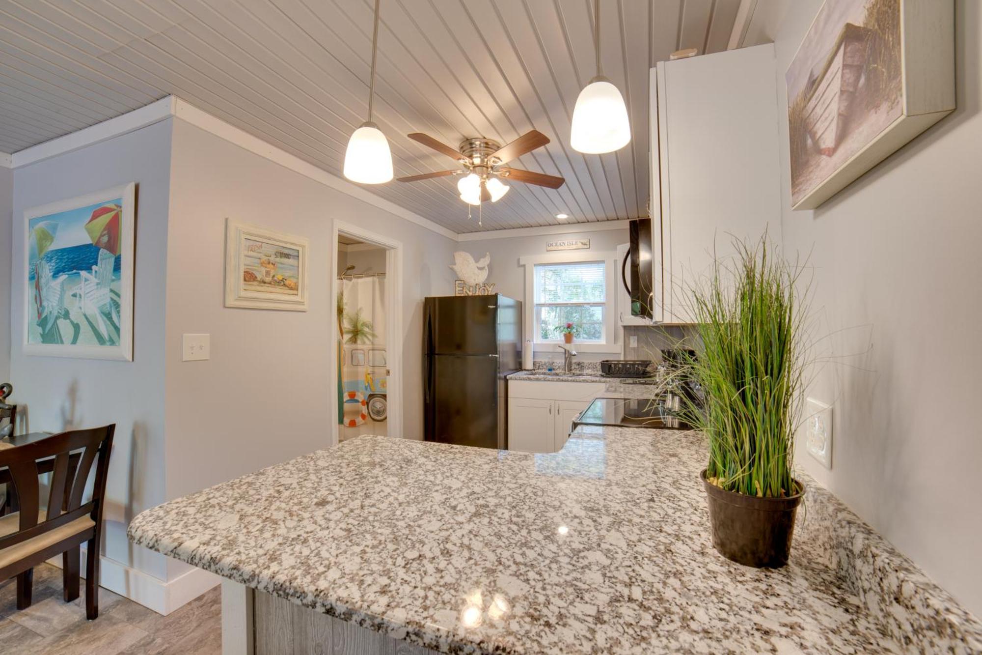 Ocean Isle Beach Studio With Patio - 1 Mi To Pier! Kültér fotó