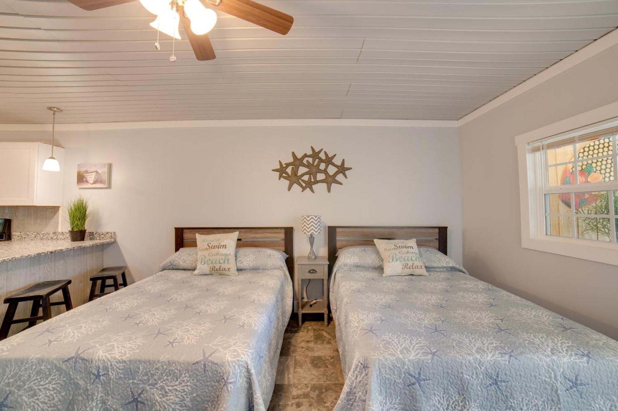 Ocean Isle Beach Studio With Patio - 1 Mi To Pier! Kültér fotó
