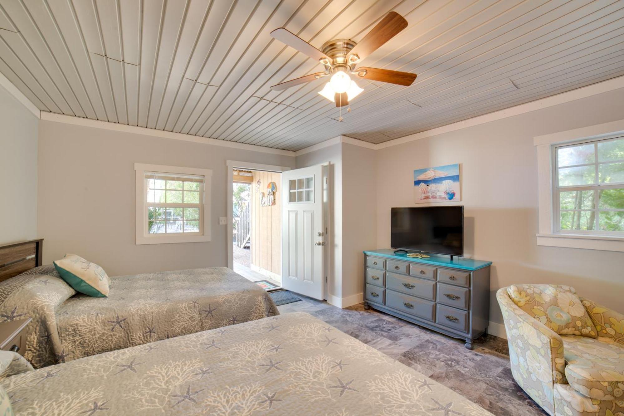 Ocean Isle Beach Studio With Patio - 1 Mi To Pier! Kültér fotó