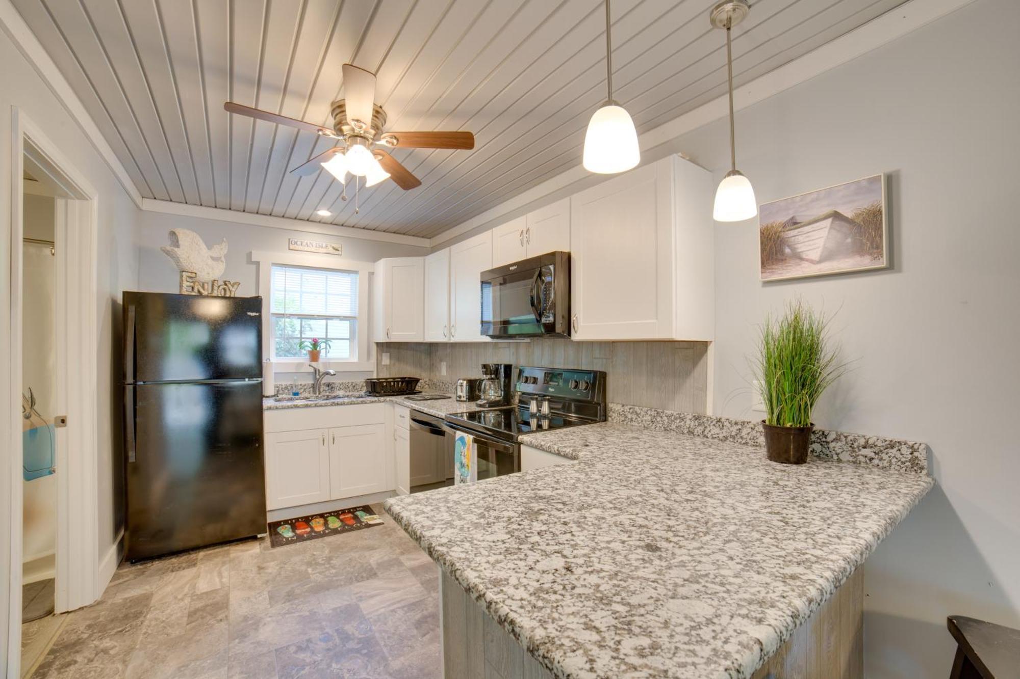 Ocean Isle Beach Studio With Patio - 1 Mi To Pier! Kültér fotó