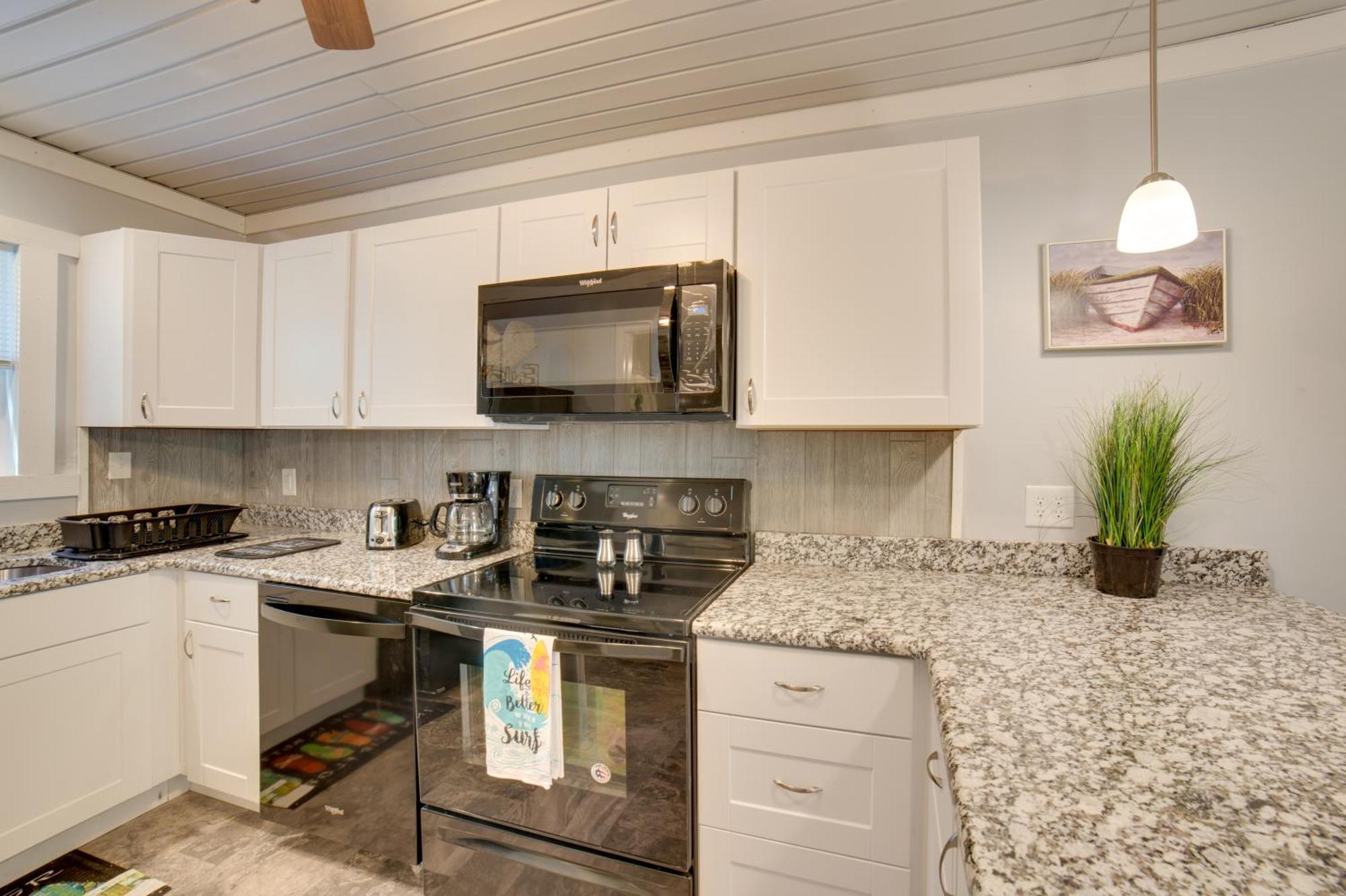 Ocean Isle Beach Studio With Patio - 1 Mi To Pier! Kültér fotó